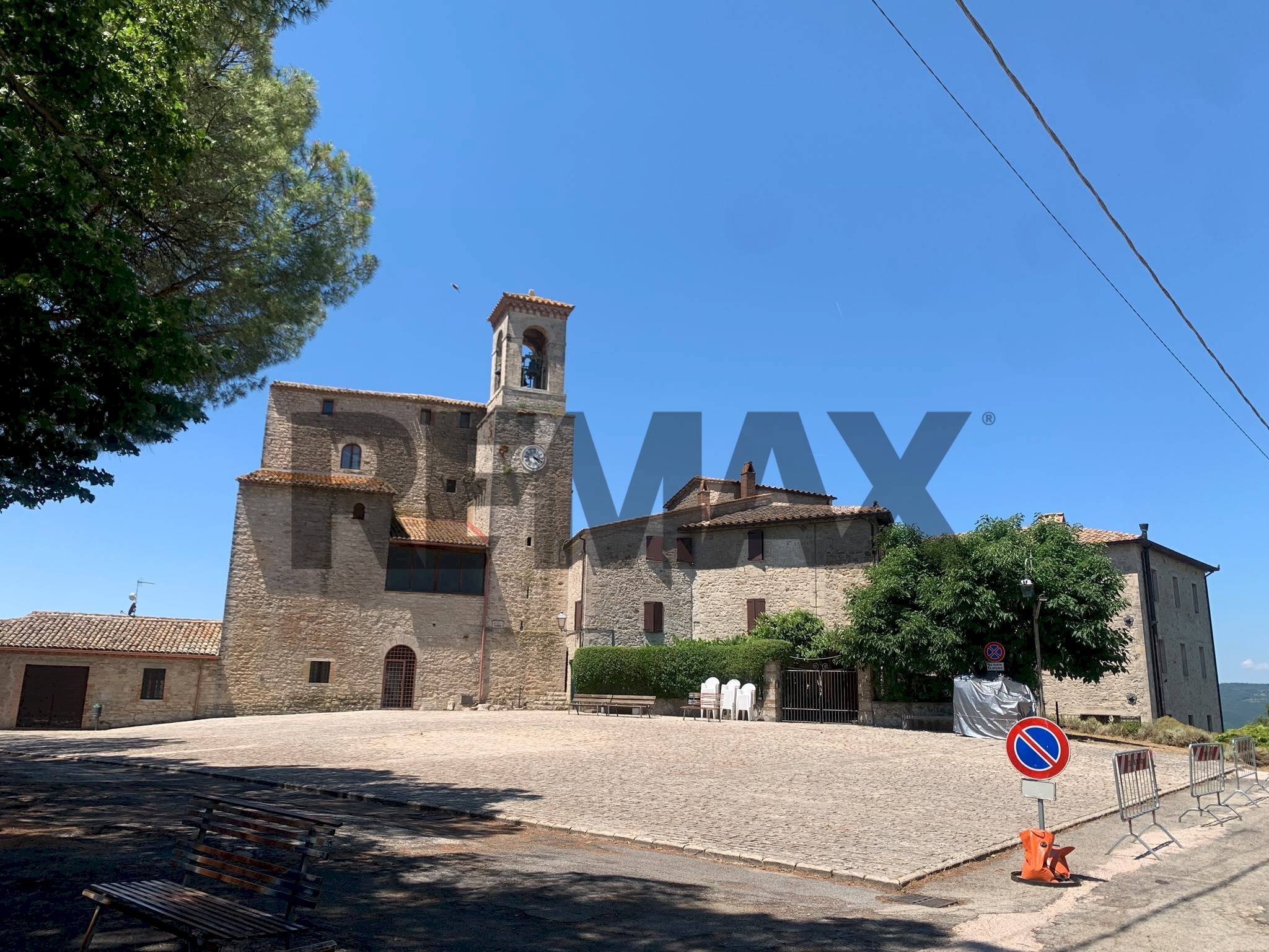 Edificio all\'aperto - Trilocale FRAZIONE IZZALINI
 
SNC, Todi - foto 1