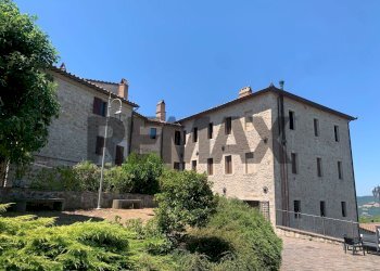 Edificio all\'aperto - Trilocale FRAZIONE IZZALINI
 
SNC, Todi - foto 42