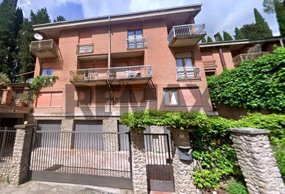 Edificio all\'aperto - Villa a Schiera via del beato egidio
 
4, Perugia - foto 1