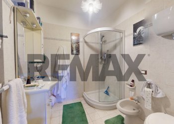Bagno - Independent house Strada Per Gubbio
 
4, Perugia - photo 7