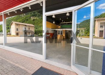 Terrazza - Commercial Premises Via Stelvio
 
42, Talamona - photo 2
