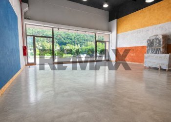 Stanza vuota - Commercial Premises Via Stelvio
 
42, Talamona - photo 3