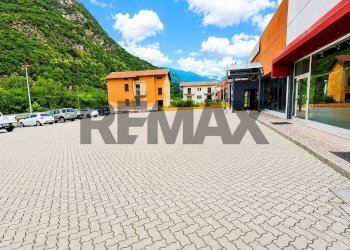 Vista delle montagne - Commercial Premises Via Stelvio
 
42, Talamona - photo 19