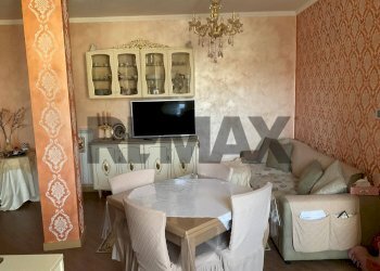 Sala da pranzo - Casa semi indipendente via Enrico Tazzoli
11, Carugo - foto 2