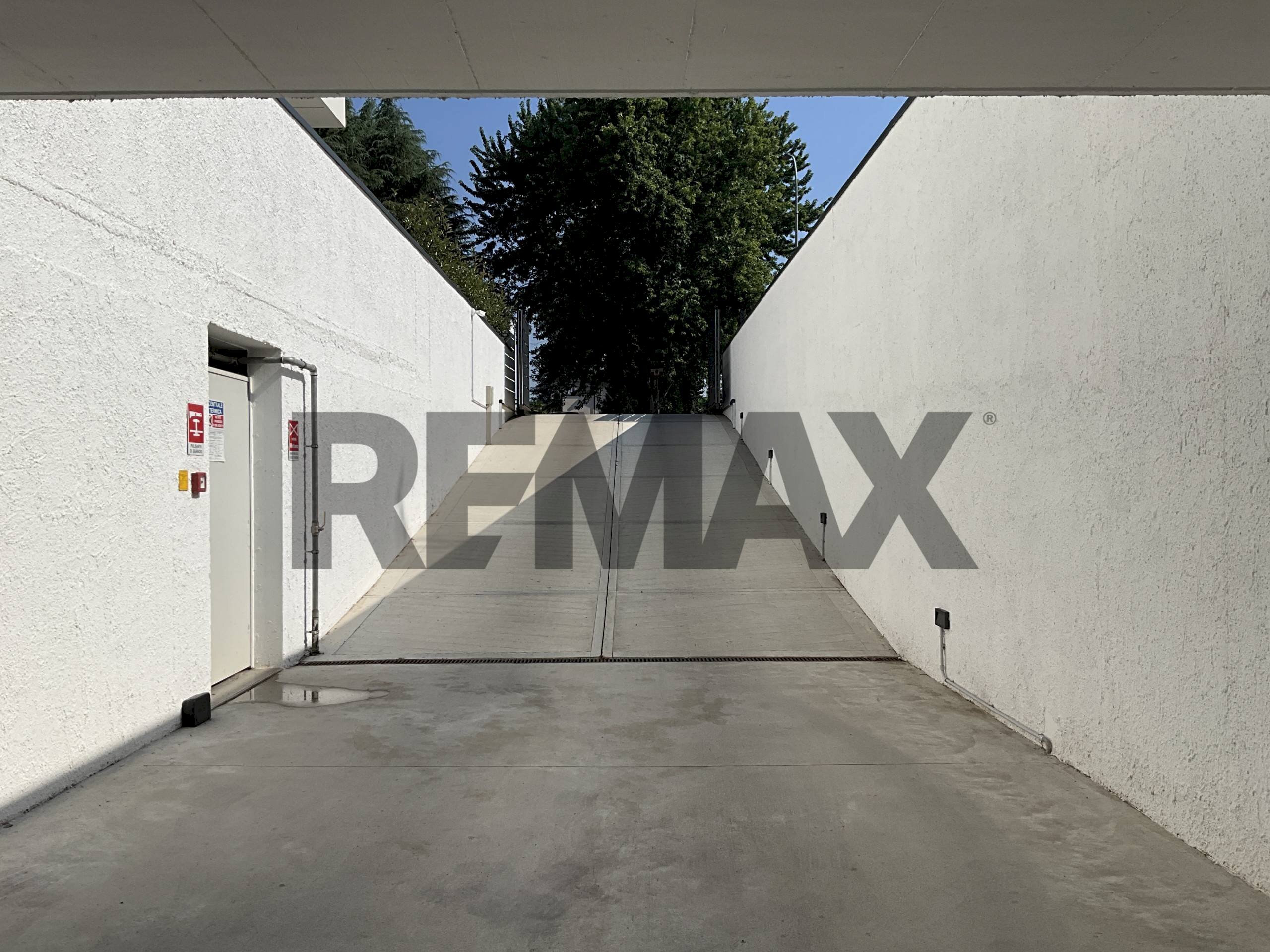 Terrazza - Box Via Gran Sasso
 
SNC, Arese - photo 1