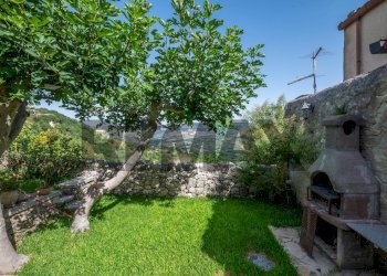 Giardino - Casa indipendente VIA ACRE
 
80, Palazzolo Acreide - foto 12
