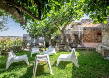 Giardino - Casa indipendente VIA ACRE
 
80, Palazzolo Acreide - foto 15