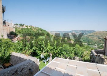 Vista delle montagne - Casa indipendente VIA ACRE
 
80, Palazzolo Acreide - foto 35