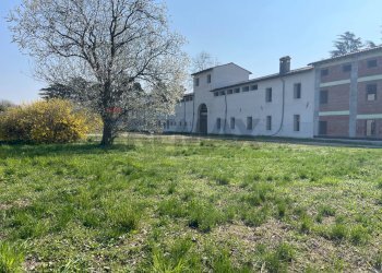 Giardino - Terreno edificabile Via Castellana
 
331, Romano d'Ezzelino - foto 2