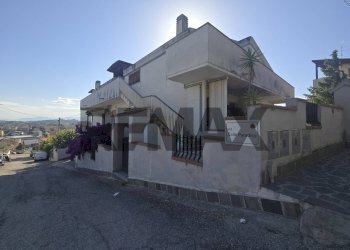 Casa all\'aperto - Casa indipendente Via Colle Paradiso
 
17, Pescara - foto 2