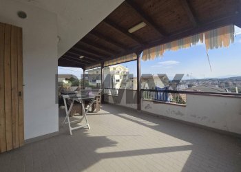 Terrazza - Casa indipendente Via Colle Paradiso
 
17, Pescara - foto 10