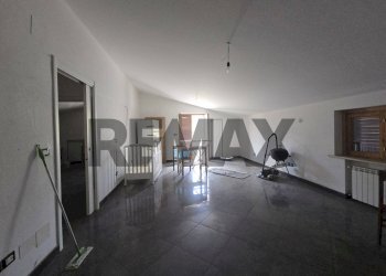 Stanza vuota - Casa indipendente Via Colle Paradiso
 
17, Pescara - foto 34