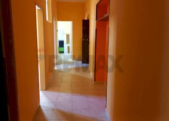 Hall / corridoio - Three-room apartment Corso Garibaldi
 
81, Cingoli - photo 19