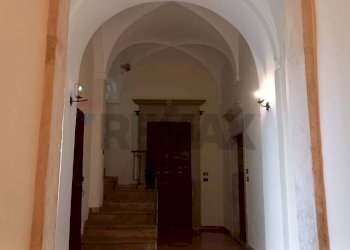 Hall / corridoio - Trilocale Corso Garibaldi
 
81, Cingoli - foto 25