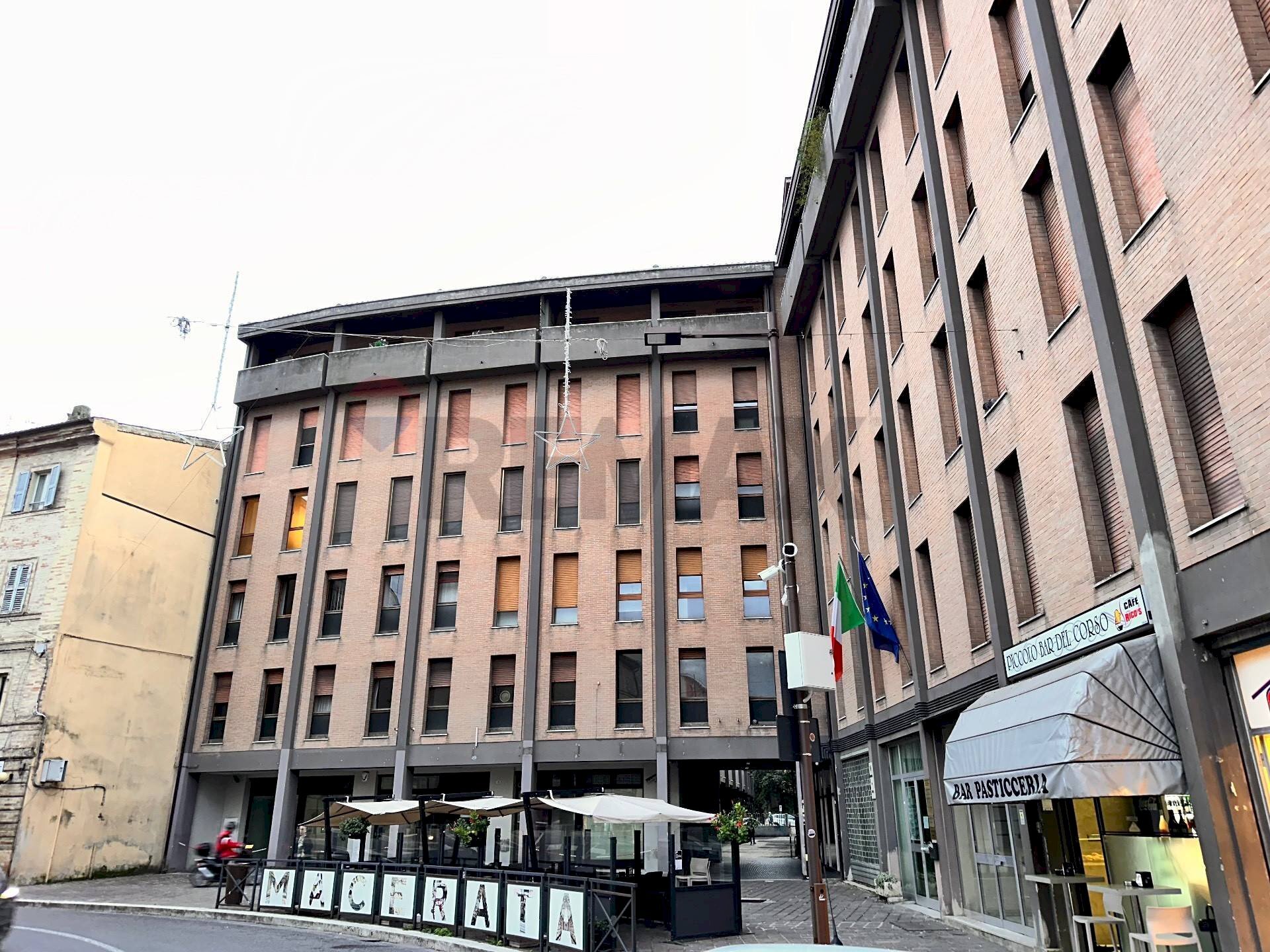 Edificio all\'aperto - Apartment Corso Fratelli Cairoli
 
177, Macerata - photo 1