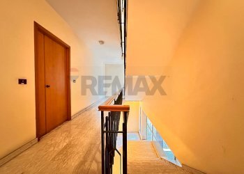 Scale - Apartment Corso Fratelli Cairoli
 
177, Macerata - photo 17