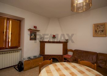 Sala da pranzo - Casa semi indipendente Frazione San Giovanni
 
9, Fabriano - foto 10