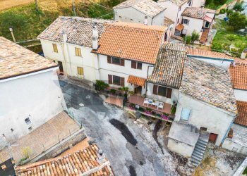 Casa all\'aperto - Casa semi indipendente Frazione San Giovanni
 
9, Fabriano - foto 45