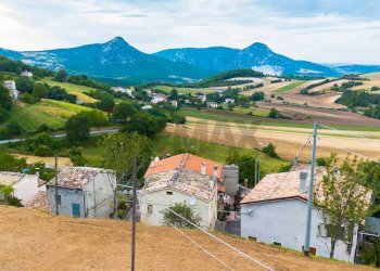 Vista delle montagne - Casa semi indipendente Frazione San Giovanni
 
9, Fabriano - foto 47
