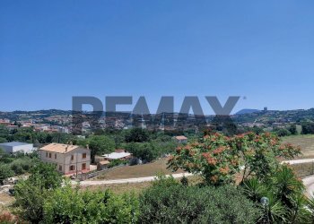 Vista delle montagne - Quadrilocale Via Monte Pennino
 
2A, Ancona - foto 2