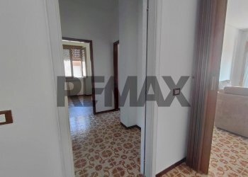 Hall / corridoio - Quadrilocale Via Monte Pennino
 
2A, Ancona - foto 10