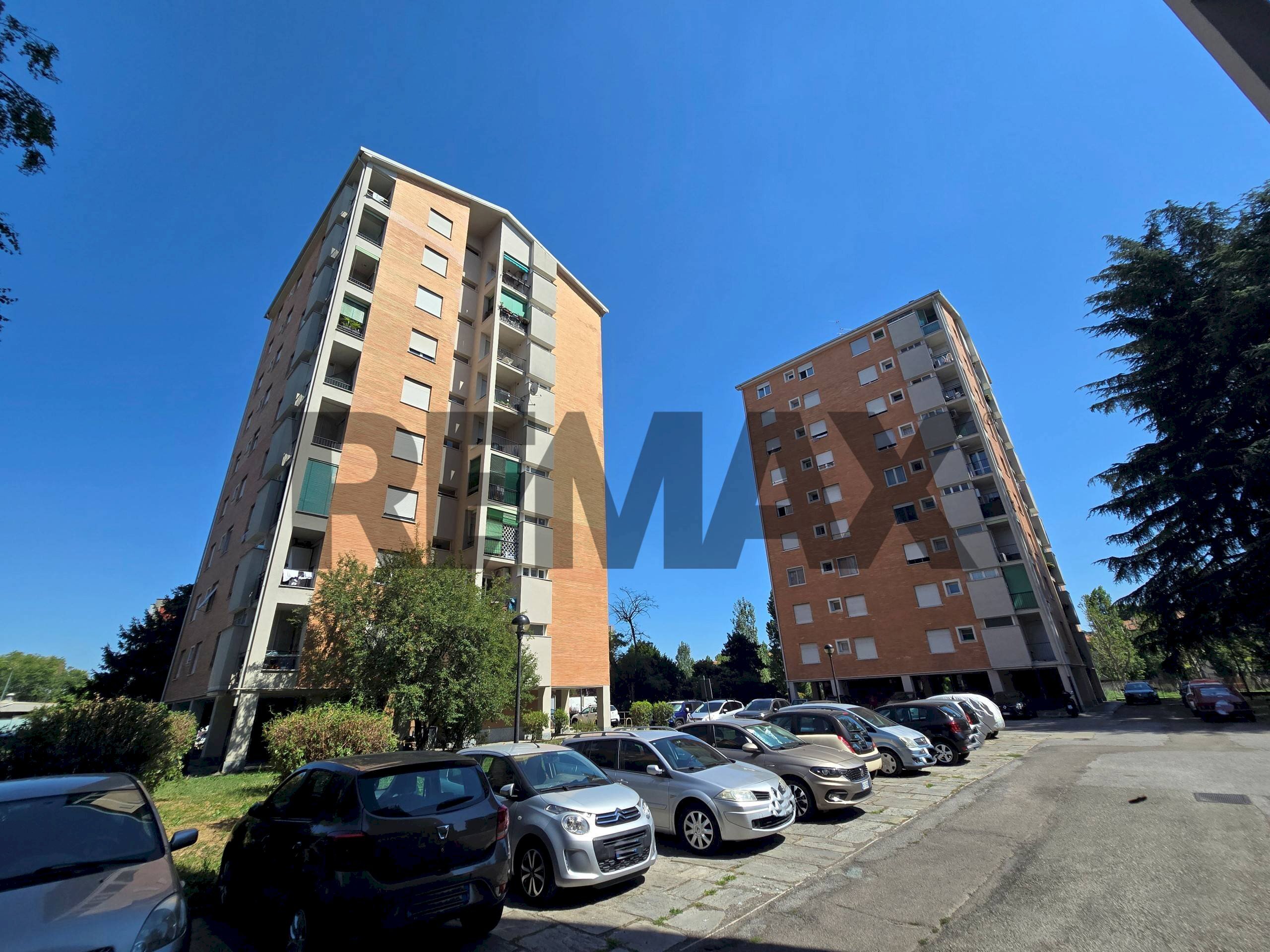 Edificio all\'aperto - Trilocale Via Monte Rotondo
14, Milano - foto 2