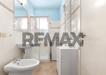 Bagno - Trilocale Via Monte Rotondo
 
14, Milano - foto 16