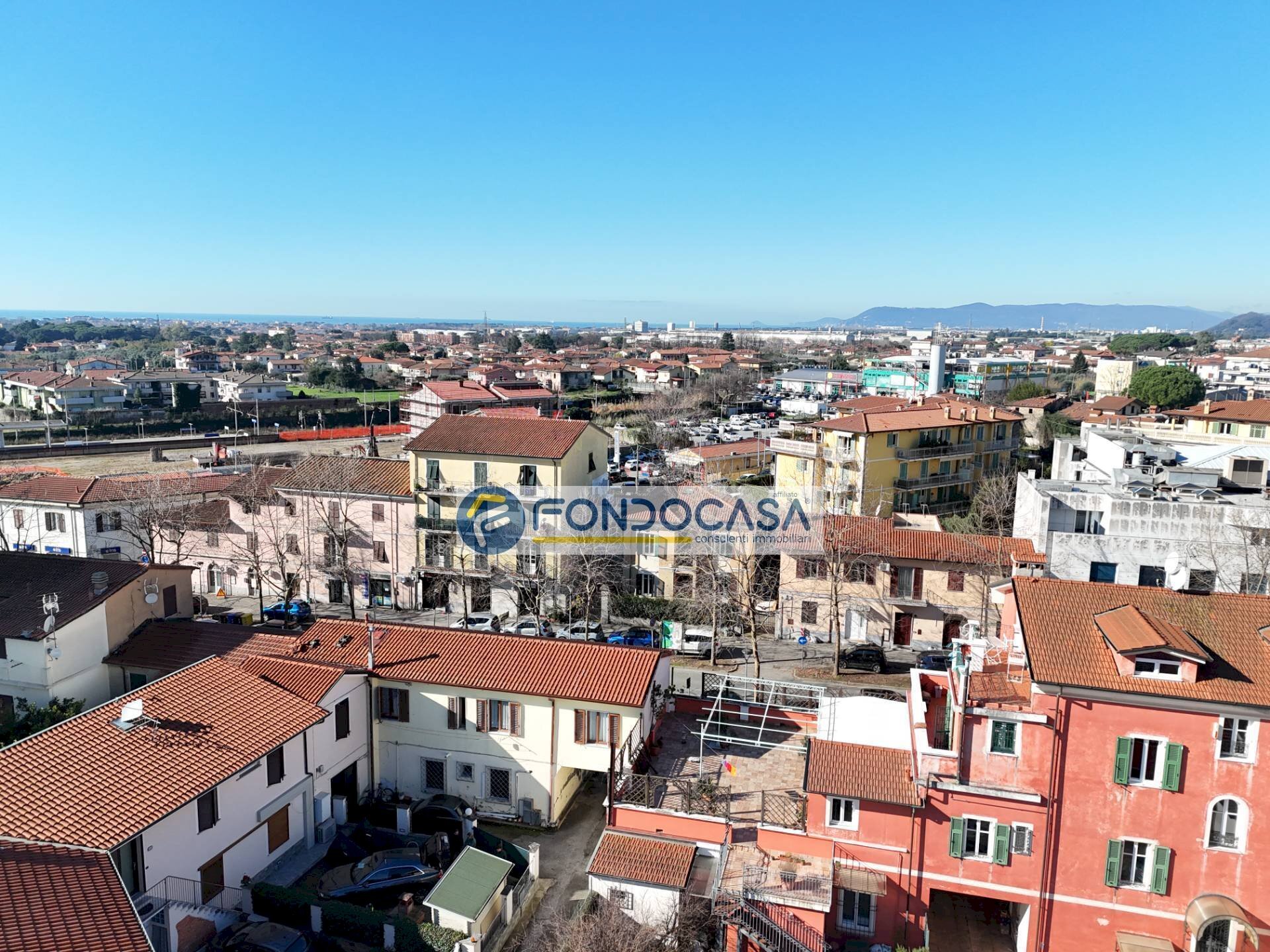 Drone fondocasa - Four-room apartment Viale della stazione
177, Massa - photo 2