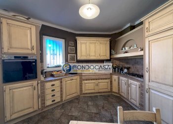 cucina - Four-room apartment Viale della stazione
 
177, Massa - photo 12