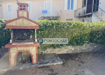 esterno - Four-room apartment Viale della stazione
 
177, Massa - photo 35