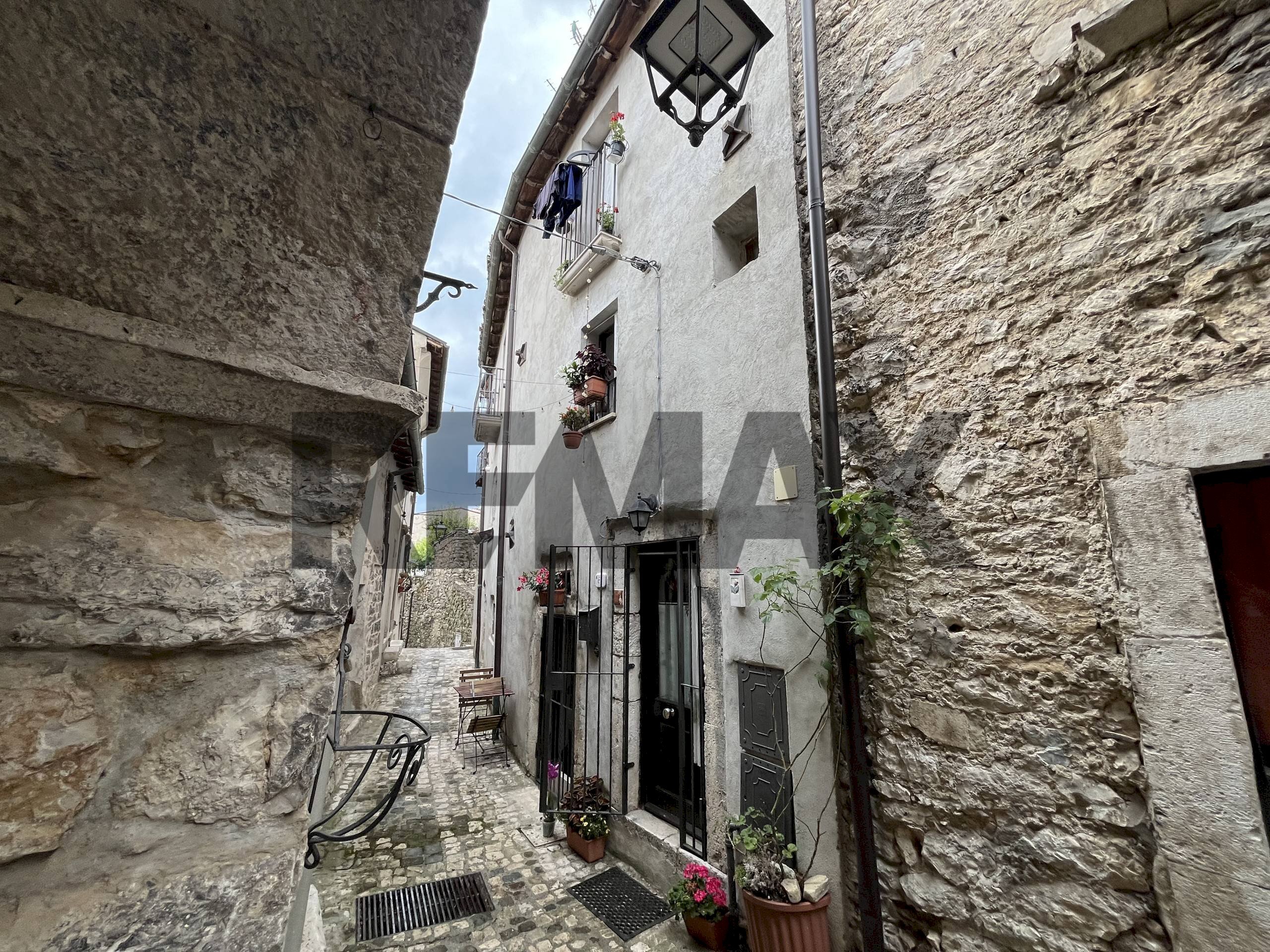 Edificio all\'aperto - Casa indipendente Via Stretta
 
61, Barrea - foto 1
