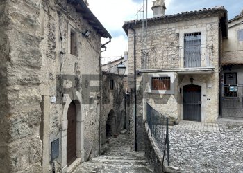 Casa all\'aperto - Casa indipendente Via Stretta
 
61, Barrea - foto 3