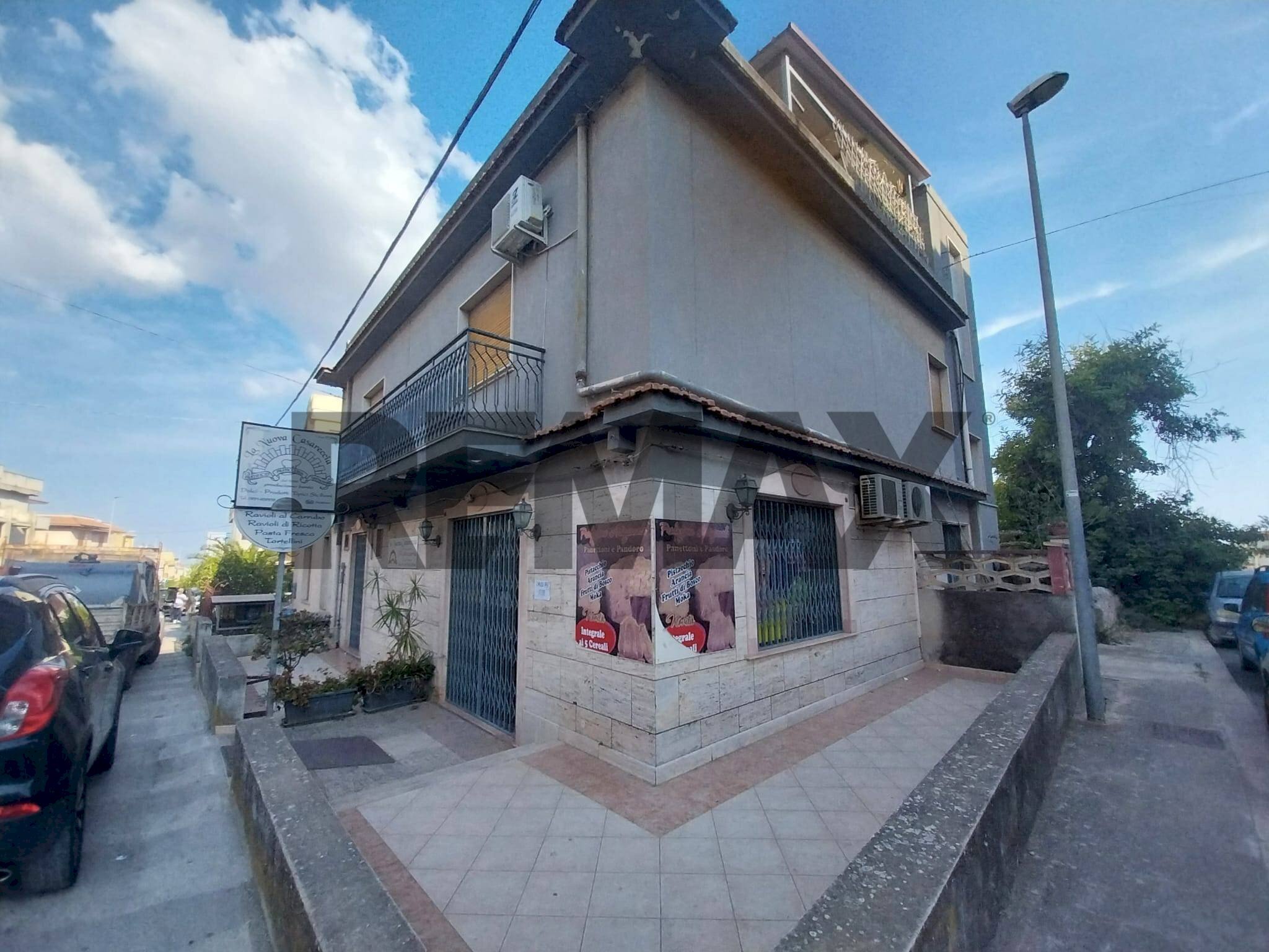 Casa all\'aperto - Attività Commerciale via Sant'Alessandra
 
163, Rosolini - foto 1