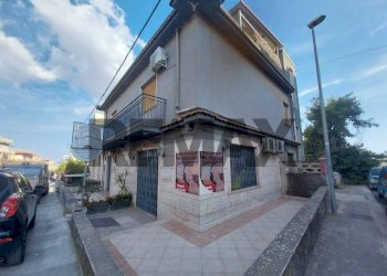 Casa all\'aperto - Attività Commerciale via Sant'Alessandra
163, Rosolini - foto 1