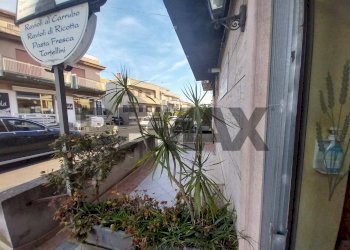 Edificio all\'aperto - Attività Commerciale via Sant'Alessandra
163, Rosolini - foto 2