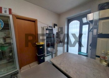 Camera / camera da letto - Attività Commerciale via Sant'Alessandra
163, Rosolini - foto 9