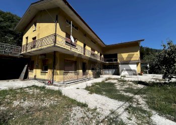 Casa all\'aperto - Casa indipendente Frazione Canalutto
 
8, Torreano - foto 1