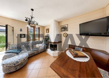 Soggiorno - Villa a Schiera via Privata Borgo
33, Sant'Alessio con Vialone - foto 29