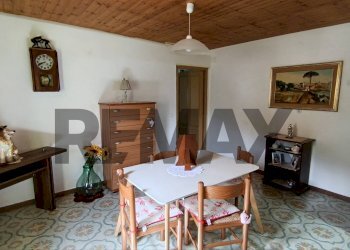Sala da pranzo - Independent house VIA ADMETRIO
 
8, Vita - photo 1