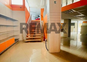 Ricezione / Lobby - Commercial Premises corso Cairoli
36-38, Rutigliano - photo 13