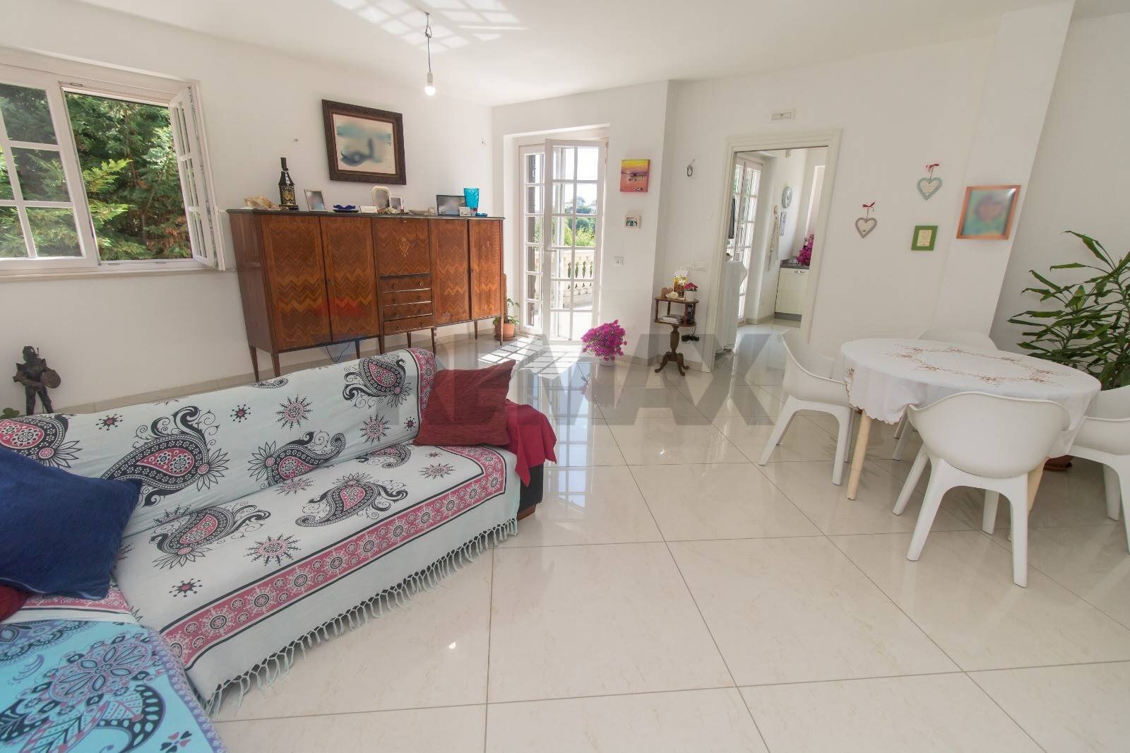 Sala da pranzo - Villa via trasbordo
 
15, San Vito Chietino - foto 1