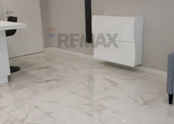 Stanza vuota - Bilocale Via Emilia Est
 
46, Parma - foto 3