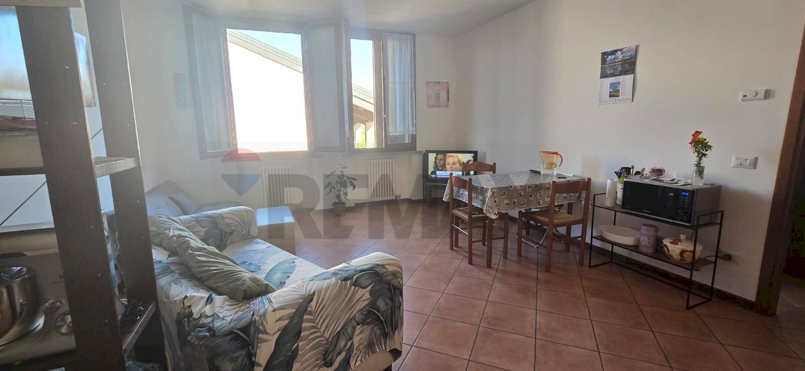 Sala da pranzo - Two-room apartment Strada Traversante Ravadese
71, Parma - photo 3