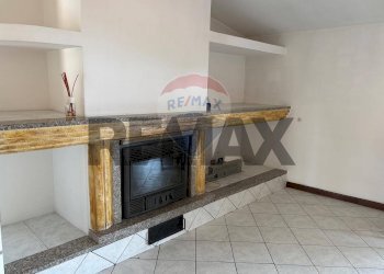 Dettagli - Semi-detached house Piazza Cavour
 
8, Eupilio - photo 9