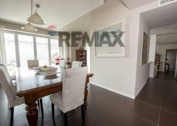 Sala da pranzo - Villa Via Ugo Foscolo
 
17, Credaro - photo 22