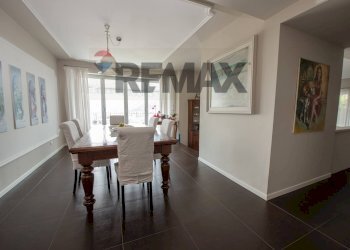 Sala da pranzo - Villa Via Ugo Foscolo
 
17, Credaro - photo 23