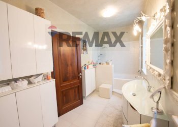 Bagno - Villa Via Ugo Foscolo
 
17, Credaro - photo 34