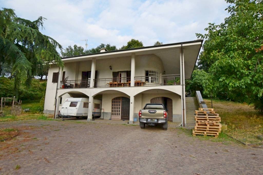 Facciata - Villa strada Reale, 14, Fossano - foto 1
