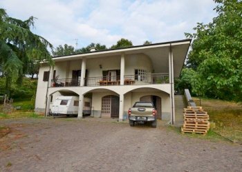 Facciata - Villa strada Reale, 14, Fossano - foto 1