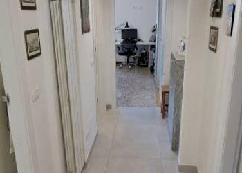 Corridoio - Trilocale via Carlo Goldoni, Varese - foto 10
